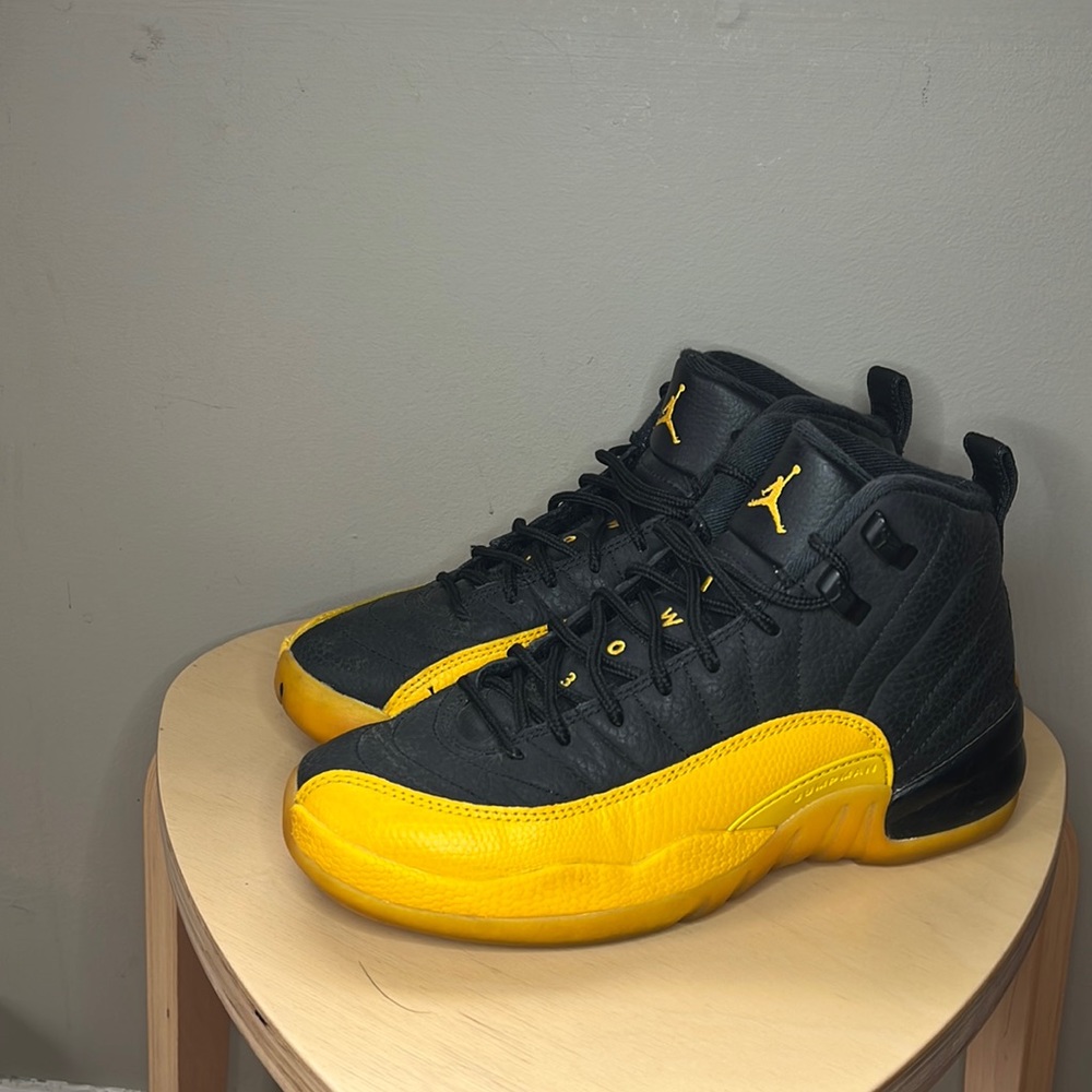 Nike air Jordan 12 Retro Black University Gold GS